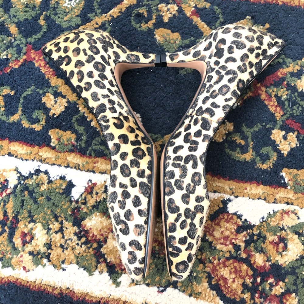 VOCOSI ANIMAL PRINT PONY HAIR HEELS